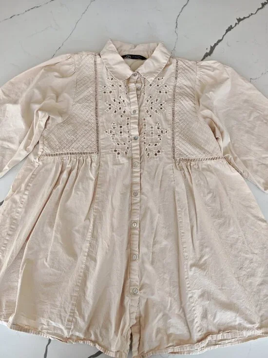 ZARA Embroidered Eyelet Blouse Size L Cream Boho Peasant Top Button Front Tunic - Picture 2 of 14